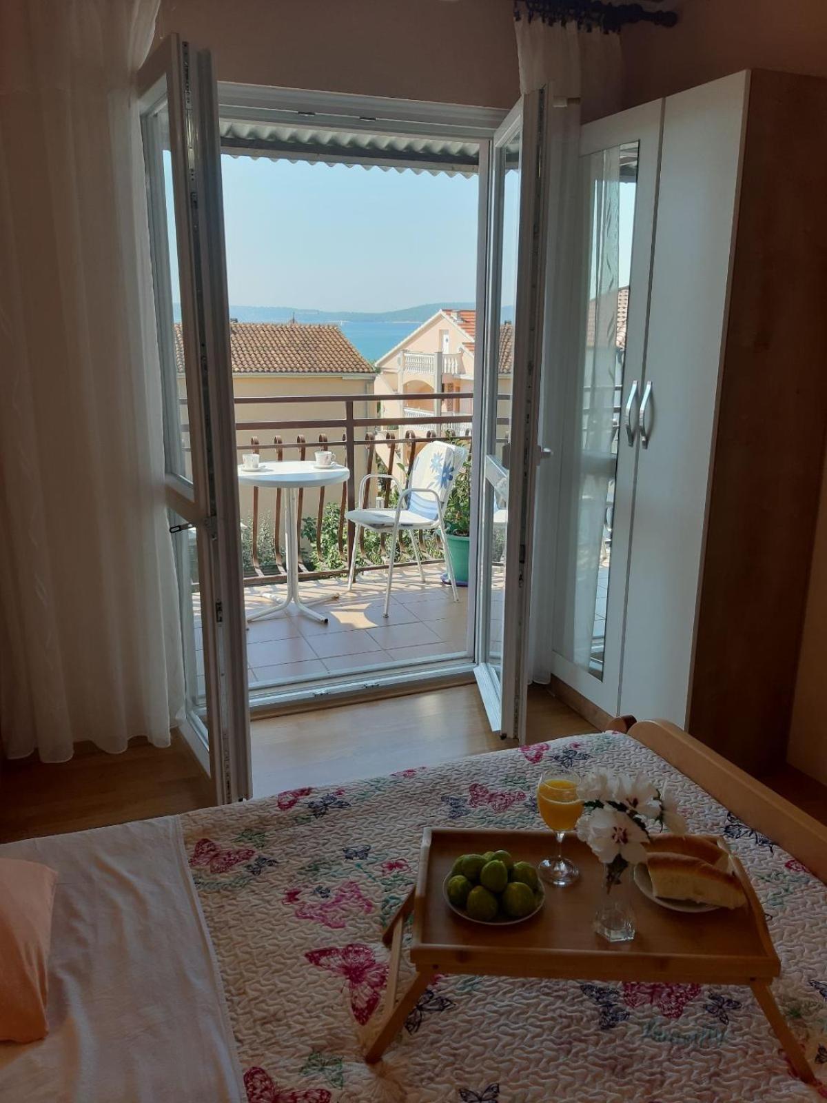 Guesthouse Brodarica Šibenik Exteriör bild